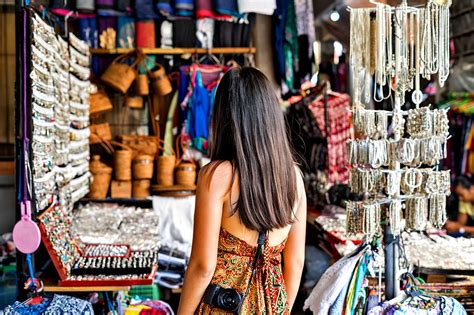 shopping in bali